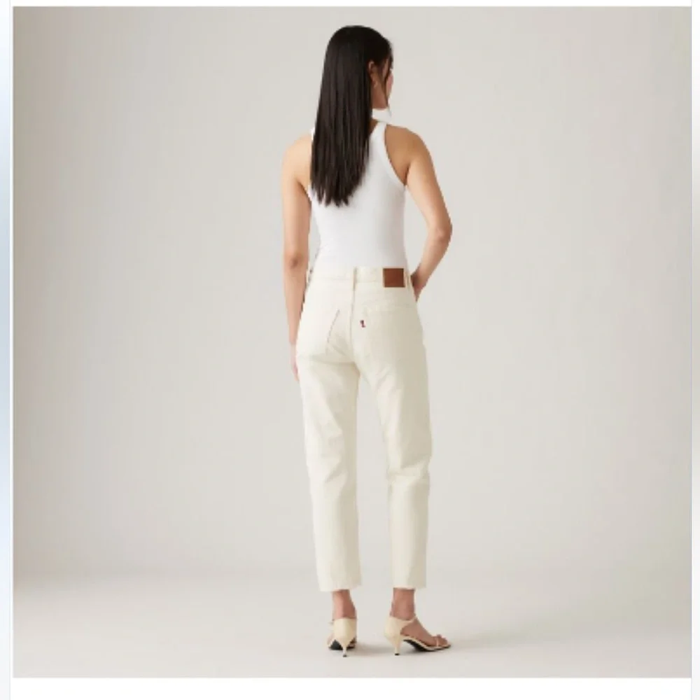Levi's® Premium
501® ORIGINAL CROPPED WOMEN'S JEANS. Size 26 - Picture 2 of 2